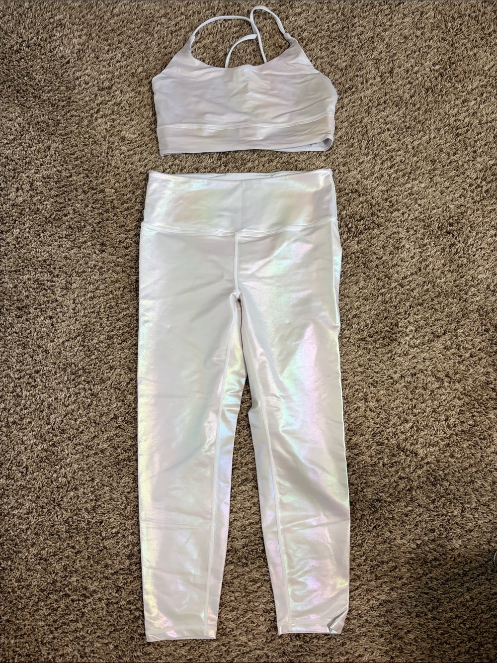 Zyia active Women’s Iridescent White Leggings and UNPADDED sports bra set